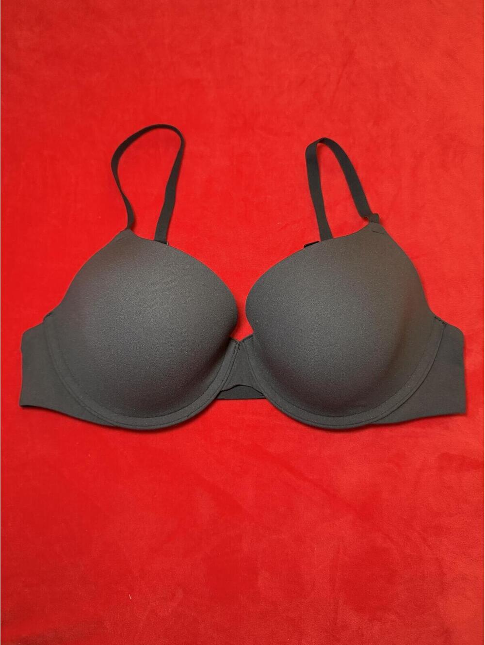 NWOT Skims Fits Everybody T Shirt Bra Color ONYX Size 36B